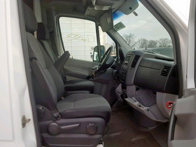 WDPPF4CC4C9531186 - 2012 FREIGHTLINER SPRINTER 3 WHITE photo 5