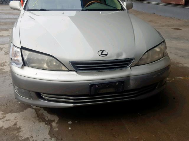 JT8BF28G010310394 - 2001 LEXUS ES 300 GRAY photo 9