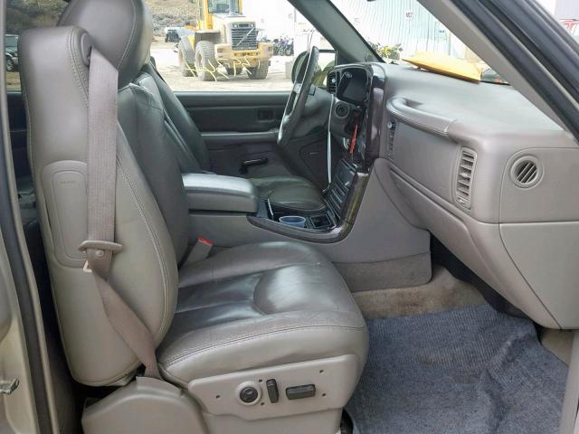 1GKEK63U25J160842 - 2005 GMC YUKON DENA SILVER photo 5