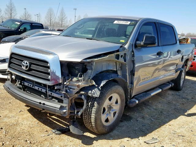 5TFDV541X8X047963 - 2008 TOYOTA TUNDRA CRE SILVER photo 2