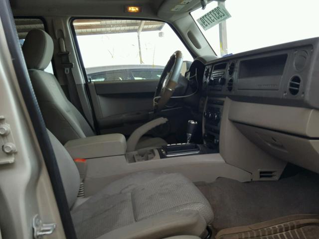 1J8HH48P57C673033 - 2007 JEEP COMMANDER BEIGE photo 5