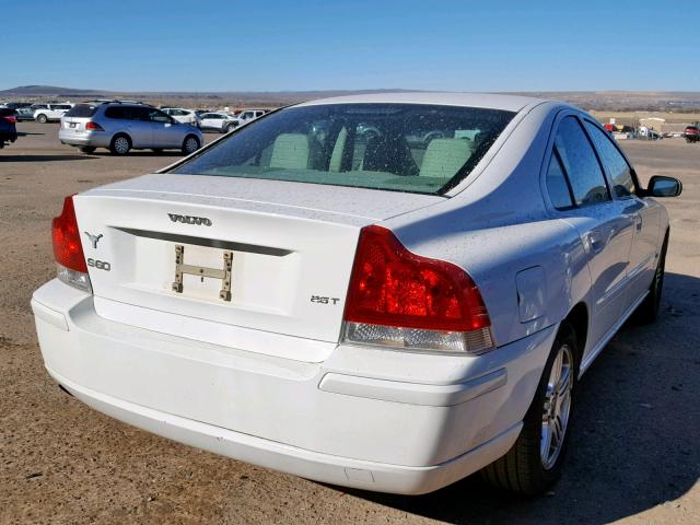 YV1RS592562551356 - 2006 VOLVO S60 2.5T WHITE photo 4