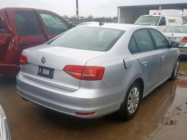 3VW2K7AJ3FM422348 - 2015 VOLKSWAGEN JETTA BASE SILVER photo 4