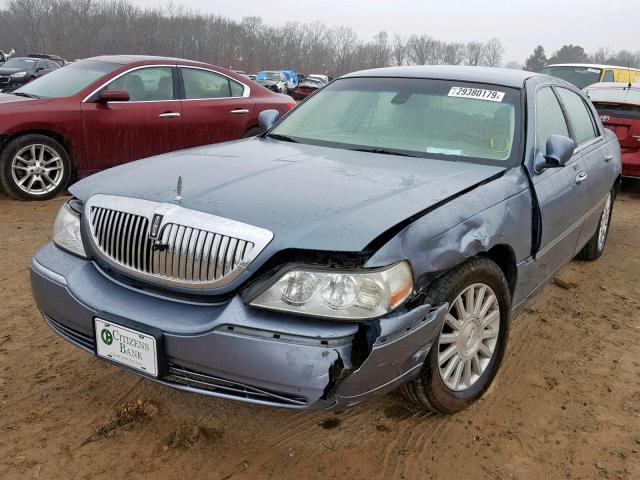 1LNHM82W53Y672807 - 2003 LINCOLN TOWN CAR S BLUE photo 2