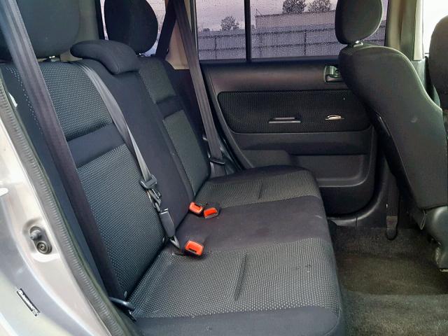 JTLKT334054012864 - 2005 TOYOTA SCION XB SILVER photo 6