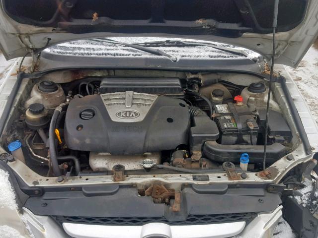 KNADC125146301920 - 2004 KIA RIO SILVER photo 7