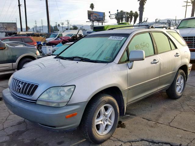 JTJGF10U910090222 - 2001 LEXUS RX 300 SILVER photo 2