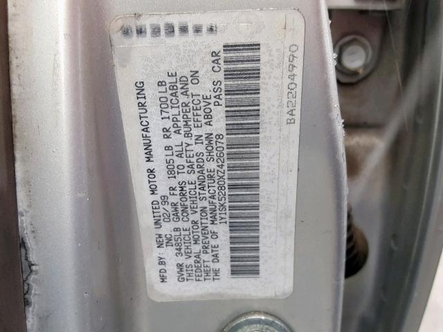 1Y1SK5280XZ426078 - 1999 CHEVROLET PRIZM SILVER photo 10