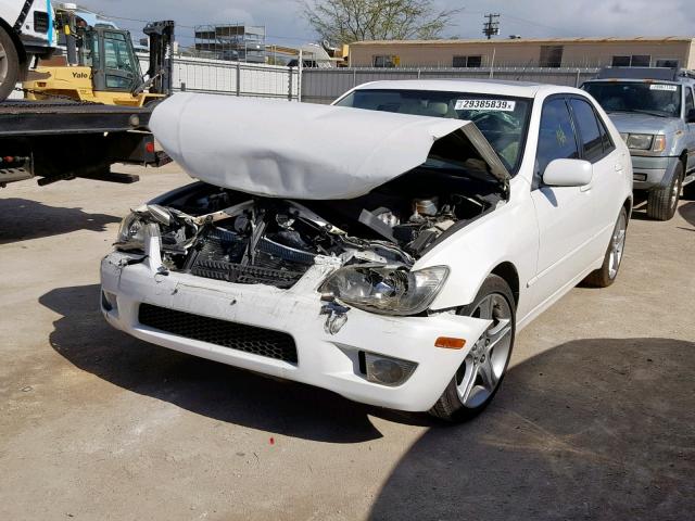 JTHBD192950097406 - 2005 LEXUS IS 300 WHITE photo 2