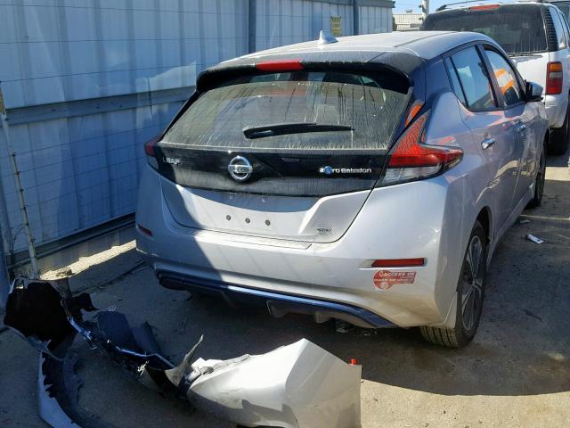 1N4AZ1CP8JC309388 - 2018 NISSAN LEAF S SILVER photo 4