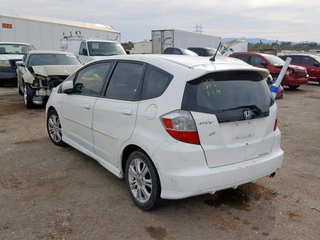 JHMGE8H51BC010759 - 2011 HONDA FIT SPORT WHITE photo 3