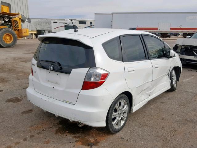 JHMGE8H51BC010759 - 2011 HONDA FIT SPORT WHITE photo 4