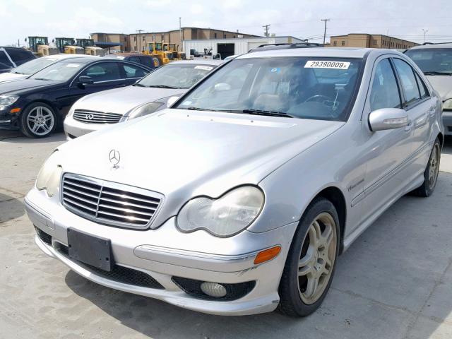 WDBRF65J64F452840 - 2004 MERCEDES-BENZ C 32 AMG K SILVER photo 2