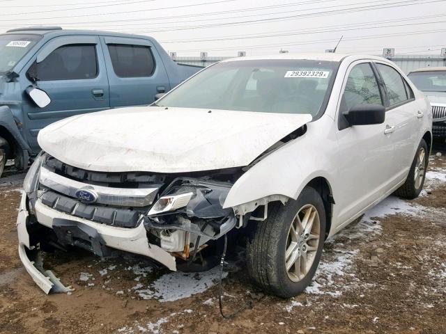 3FAHP0GA6AR376240 - 2010 FORD FUSION S WHITE photo 2