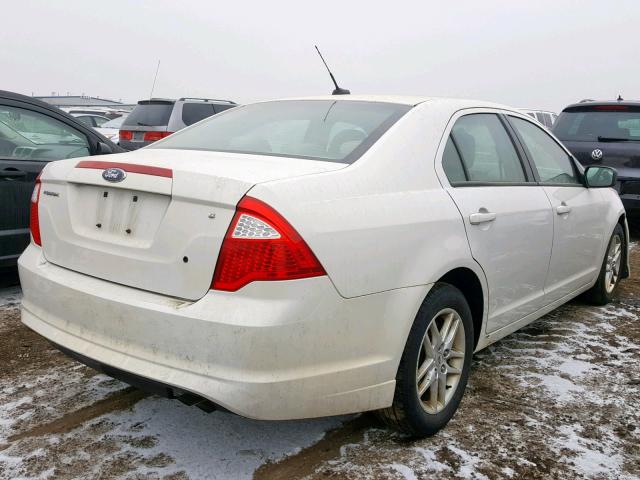 3FAHP0GA6AR376240 - 2010 FORD FUSION S WHITE photo 4