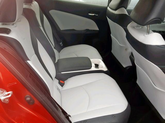 JTDKARFP7H3027592 - 2017 TOYOTA PRIUS PRIM 红色 照片 6