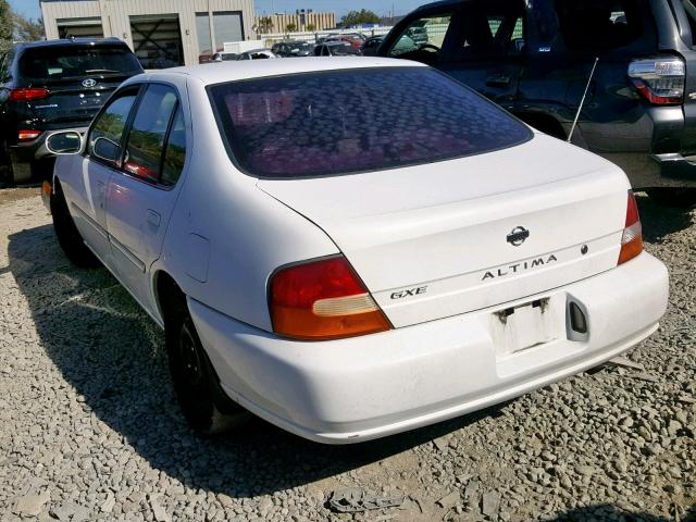 1N4DL01DXXC249981 - 1999 NISSAN ALTIMA XE WHITE photo 3