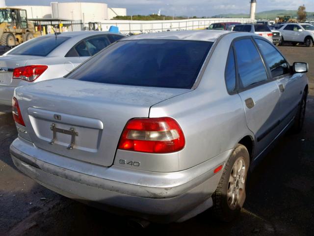 YV1VS2555YF504515 - 2000 VOLVO S40 SILVER photo 4