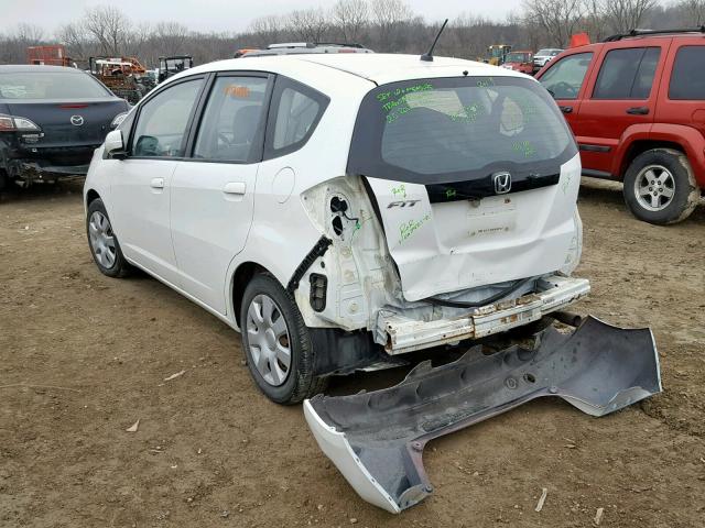 JHMGE8H3XCS006182 - 2012 HONDA FIT WHITE photo 3