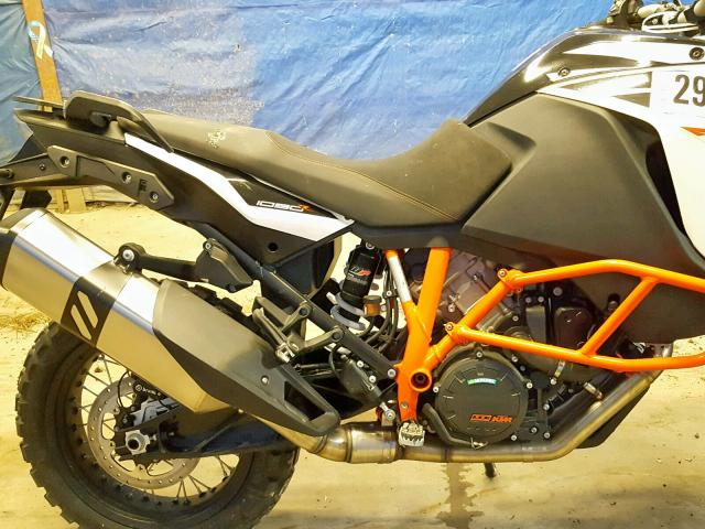 VBKV49408JM982457 - 2018 KTM 1090 ADVEN BLACK photo 9