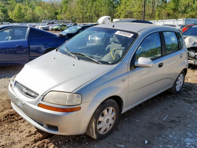 KL1TG62605B330818 - 2005 CHEVROLET AVEO LT SILVER photo 2