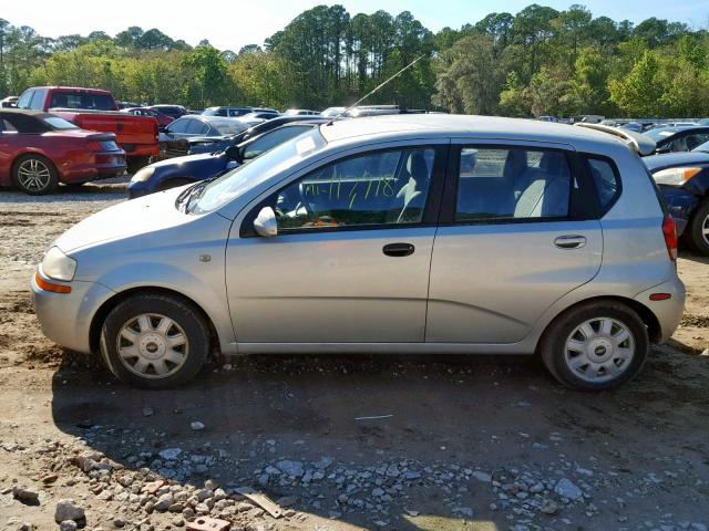 KL1TG62605B330818 - 2005 CHEVROLET AVEO LT SILVER photo 9