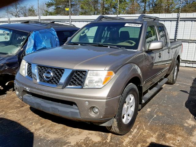 1N6AD09U57C458640 - 2007 NISSAN FRONTIER C BROWN photo 2