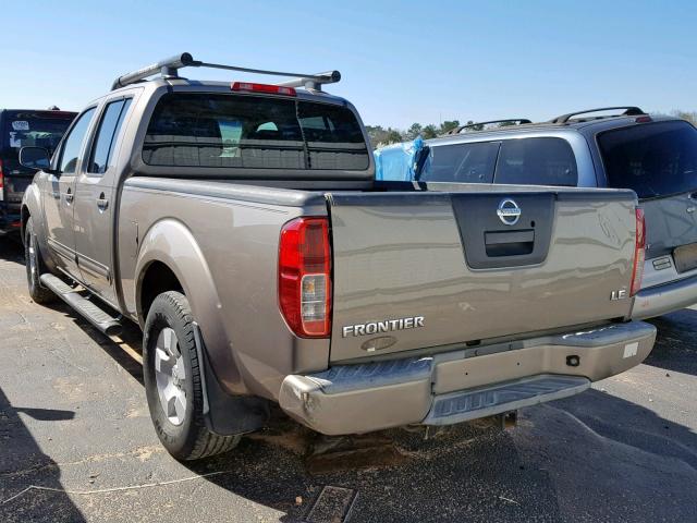 1N6AD09U57C458640 - 2007 NISSAN FRONTIER C BROWN photo 3