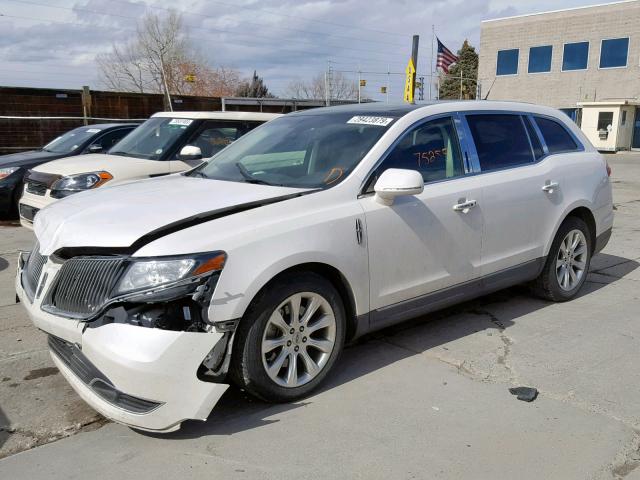 2LMHJ5AT6DBL53336 - 2013 LINCOLN MKT WHITE photo 2