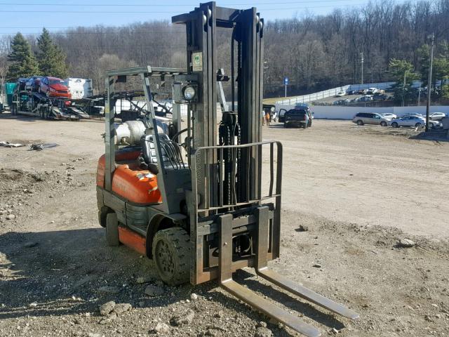 60223 - 1999 TOYOTA FORKLIFT ORANGE photo 1