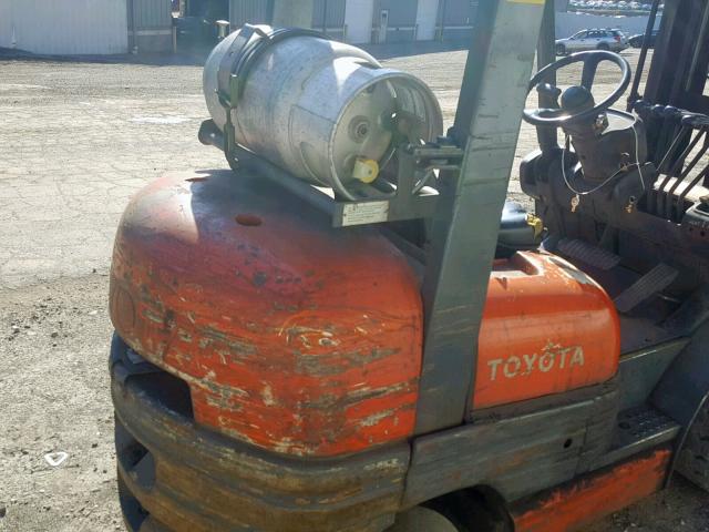 60223 - 1999 TOYOTA FORKLIFT ORANGE photo 6