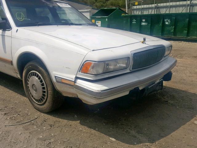 1G4AG55M1S6410889 - 1995 BUICK CENTURY SP WHITE photo 9