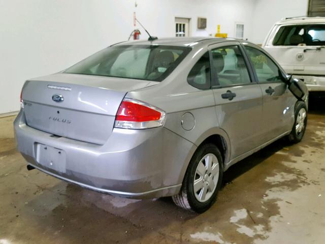 1FAHP34N28W239229 - 2008 FORD FOCUS S/SE GRAY photo 4