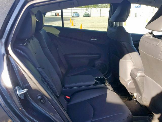 JTDKARFP9H3038335 - 2017 TOYOTA PRIUS PRIM 灰色 照片 6