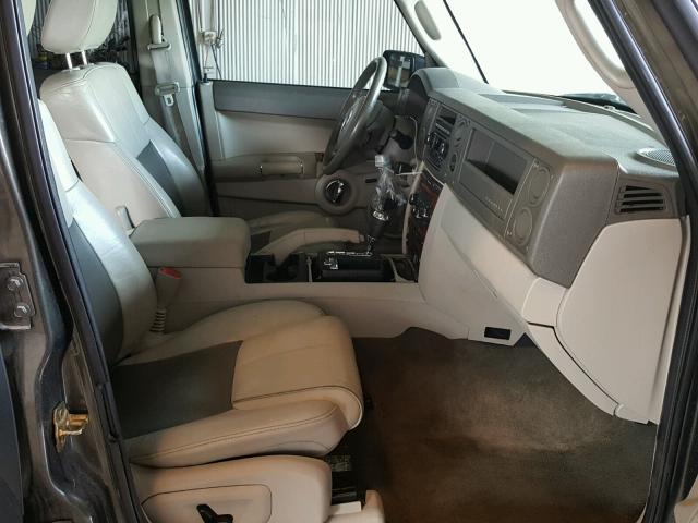 1J8HG58286C346542 - 2006 JEEP COMMANDER BLACK photo 5