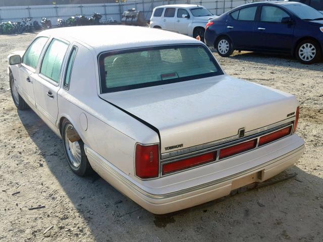 1LNLM83W1VY662044 - 1997 LINCOLN TOWN CAR C WHITE photo 3