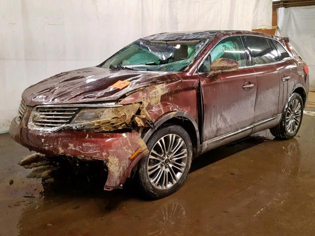 2LMTJ8LR0GBL70358 - 2016 LINCOLN MKX RESERV MAROON photo 2