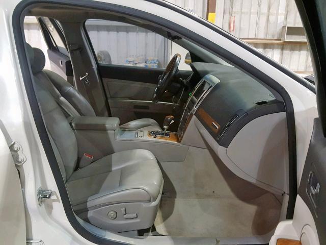 1G6DZ67A480209376 - 2008 CADILLAC STS WHITE photo 5