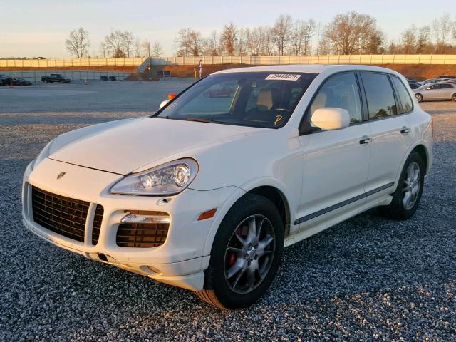 WP1AD2APXALA60558 - 2010 PORSCHE CAYENNE GT WHITE photo 2