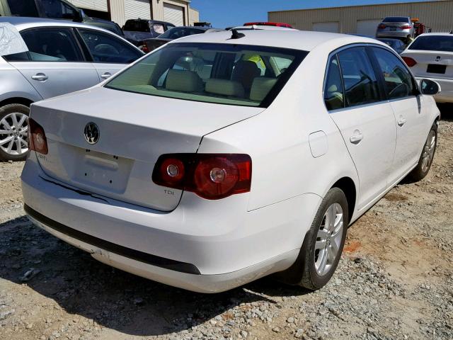 3VWAL7AJ1AM102088 - 2010 VOLKSWAGEN JETTA TDI WHITE photo 4