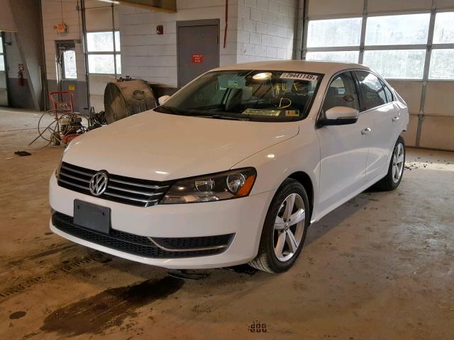 1VWBT7A36EC046257 - 2014 VOLKSWAGEN PASSAT SE WHITE photo 2