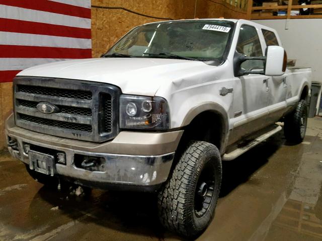 1FTWW31P35EB92708 - 2005 FORD F350 SRW S WHITE photo 2