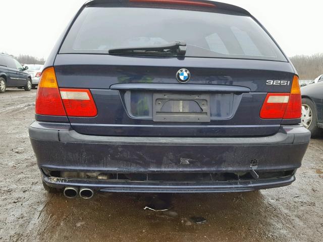 WBAAX13443PJ00356 - 2003 BMW 325 IT BLUE photo 9