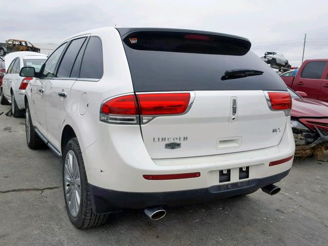 2LMDJ6JK3DBL12058 - 2013 LINCOLN MKX WHITE photo 3