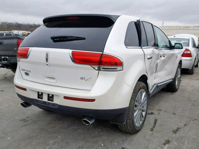 2LMDJ6JK3DBL12058 - 2013 LINCOLN MKX WHITE photo 4