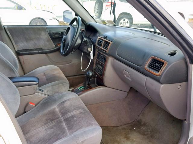 JF1SF65571H743732 - 2001 SUBARU FORESTER S WHITE photo 5