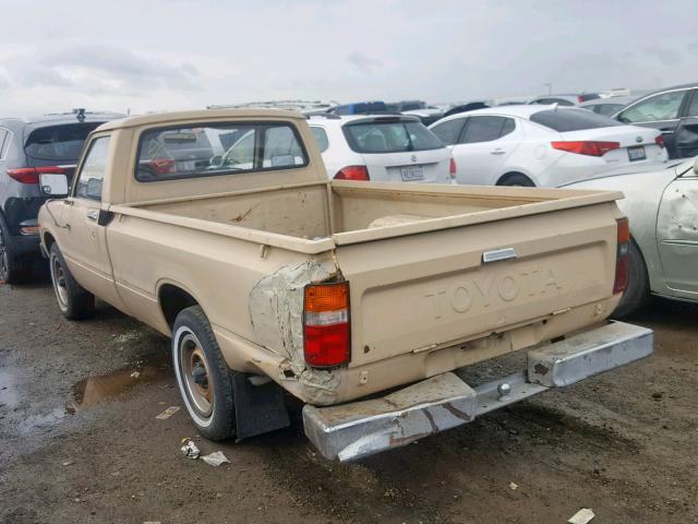 JT4RN44D8C0064353 - 1982 TOYOTA PICKUP / C BEIGE photo 3