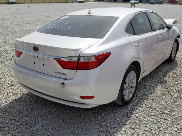 JTHBW1GG0E2061391 - 2014 LEXUS ES 300H WHITE photo 4