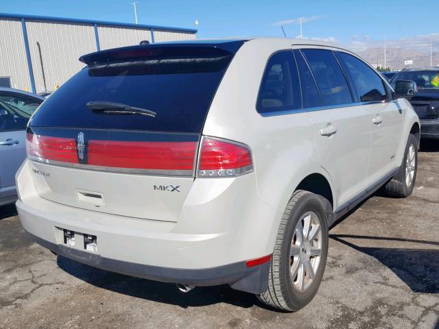 2LMDU68C27BJ06546 - 2007 LINCOLN MKX WHITE photo 4