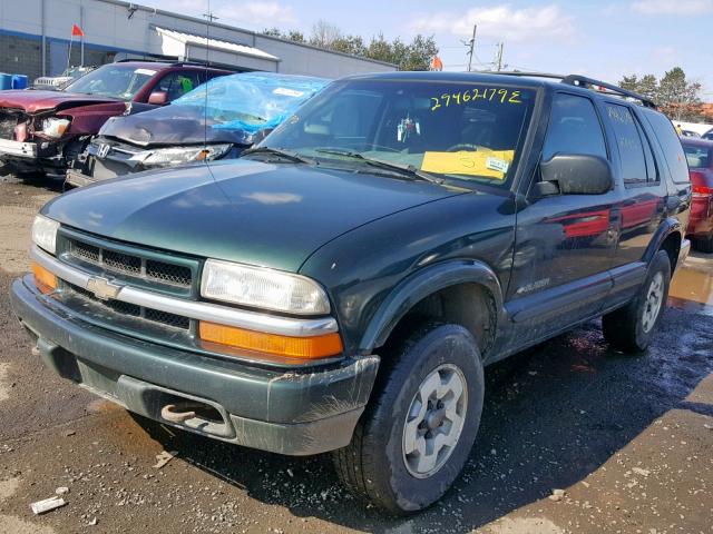 1GNDT13W62K119071 - 2002 CHEVROLET BLAZER GREEN photo 2